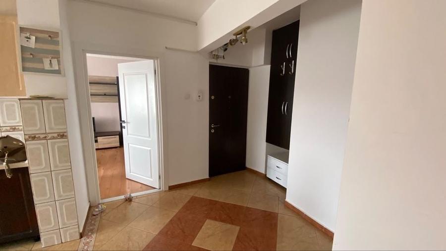 Apartament cu 3 camere decomandat în Nufărul