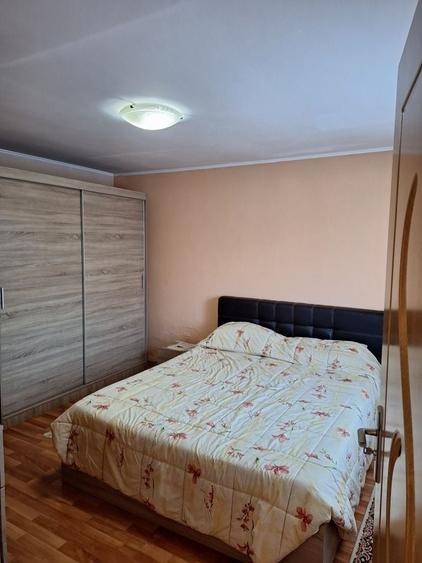 Casă cu 4 camere în Vulturu