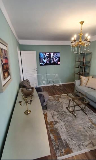 Apartament cu 3 camere decomandat, mobilat în Tineretului