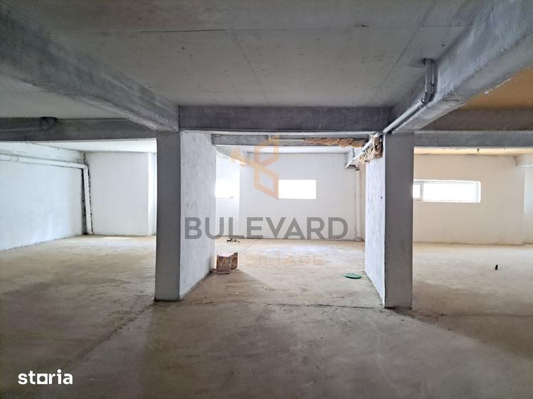 Spațiu comercial, de 345 mp, în Baciu