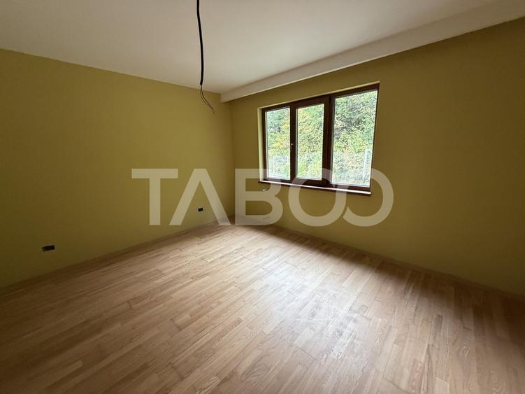 Casă individuală cu 7 camere cu Garaj în Berivoi