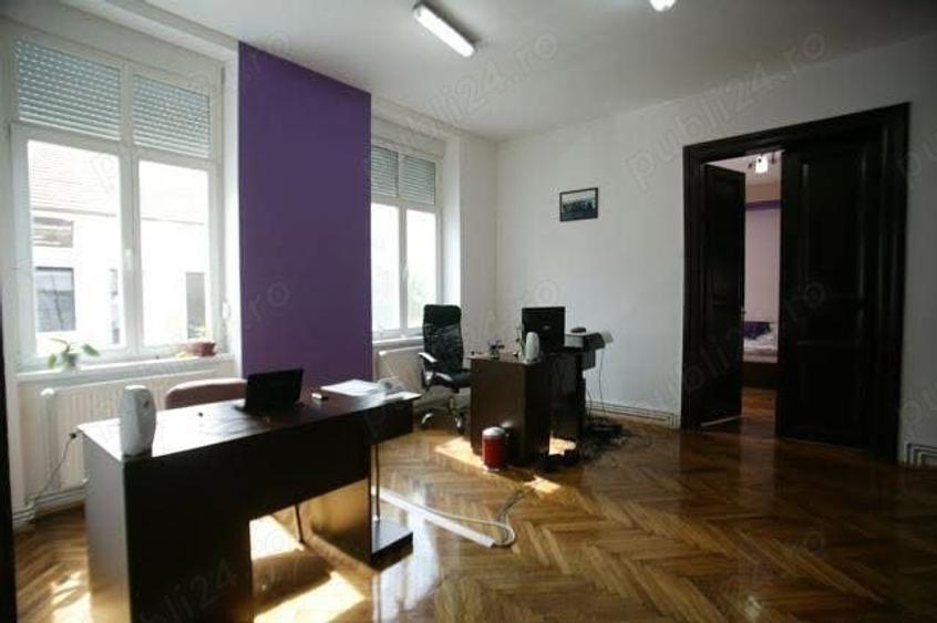 Apartament cu 5 camere decomandat în Elisabetin