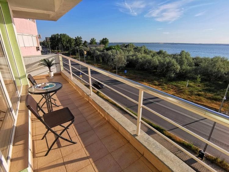 Apartament cu 3 camere decomandat, mobilat în Nord