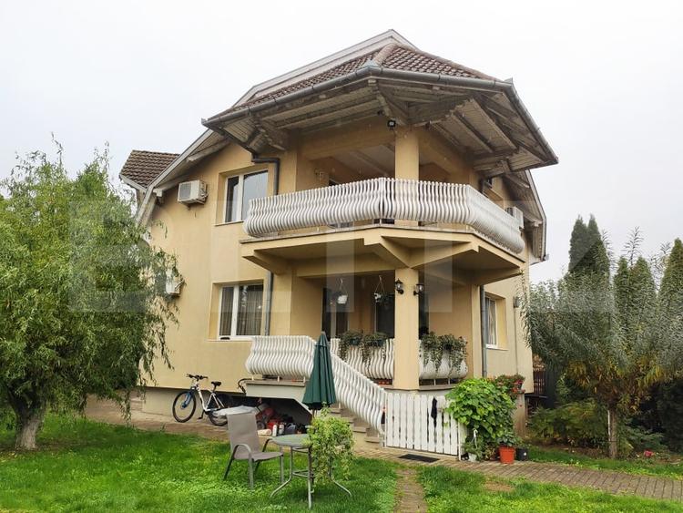 Casă individuală cu 8 camere cu Canalizare în Titulescu