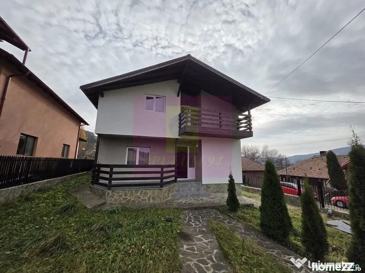 Casă cu 4 camere cu Teren 475 Mp în Valea Doftanei