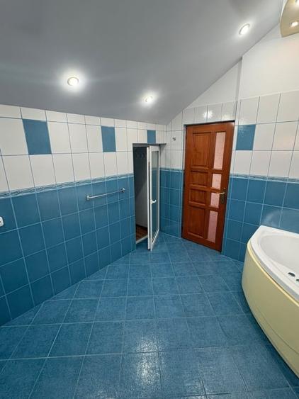 Casă individuală cu 5 camere cu Canalizare în Romanești