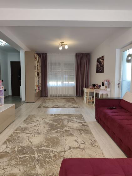 Casă individuală cu 4 camere cu Teren 380 Mp în Joița