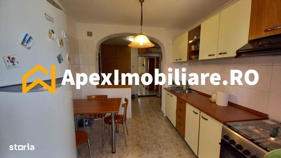 Apartament cu 3 camere semidecomandat în Iancului