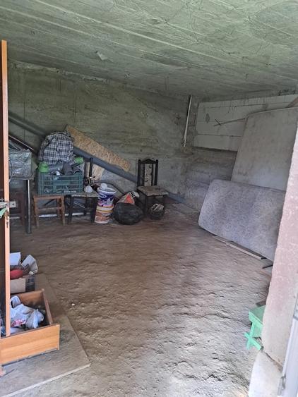 Casă cu 1 camere cu Teren 687 Mp în Vest