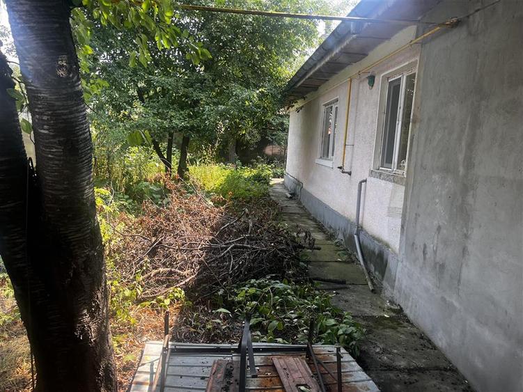 Casă individuală cu 4 camere cu Teren 1000 Mp în Central