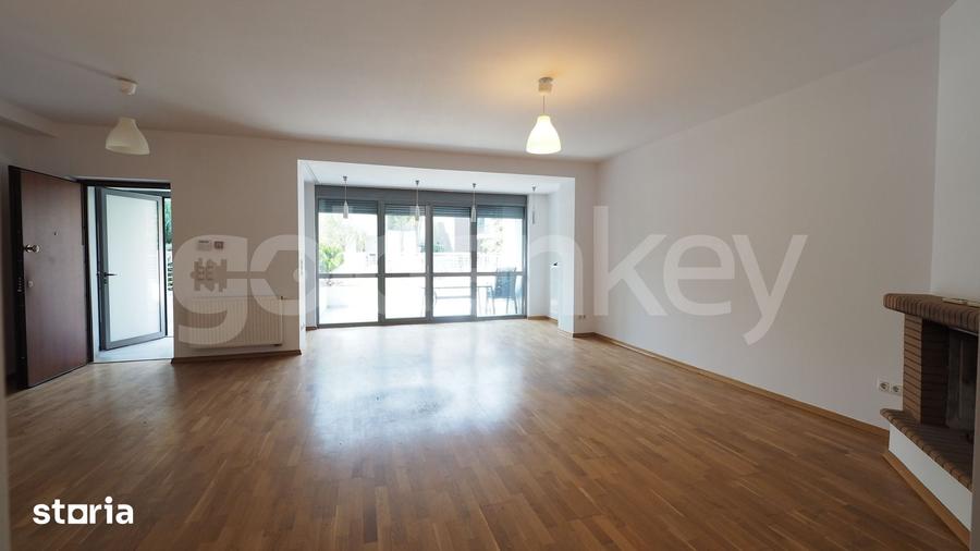 Casă cu 5 camere cu Teren 200 Mp în Băneasa
