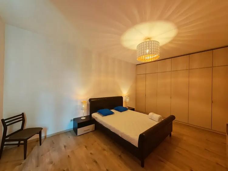 Apartament cu 3 camere decomandat, mobilat în Barbu Văcărescu