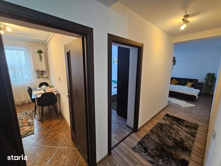 Apartament cu 2 camere decomandat în Tractorul