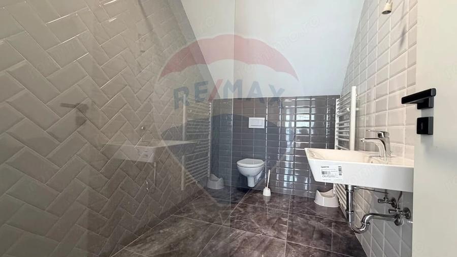 Casă cu Teren 430 Mp în Central