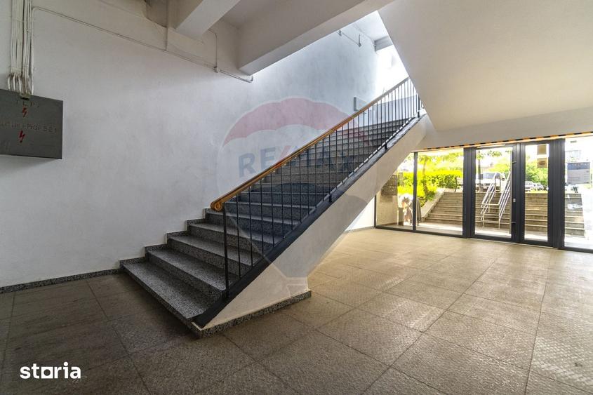 Spațiu comercial, de 448.8 mp, în Tractorul