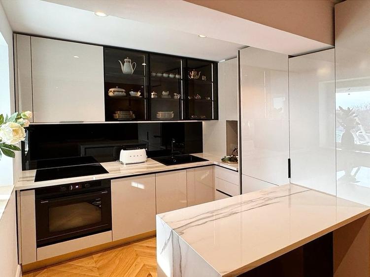 Apartament cu 3 camere decomandat în Iancu Nicolae