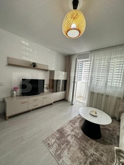 Apartament cu 2 camere semidecomandat, mobilat în Nord-Est