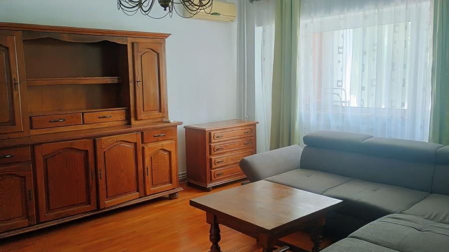 Apartament cu 3 camere decomandat în Exterior Sud
