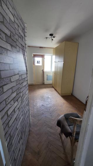 Apartament cu 4 camere semidecomandat în Central