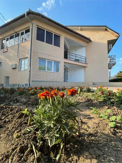 Casă cu 17 camere cu Teren 1000 Mp în Central