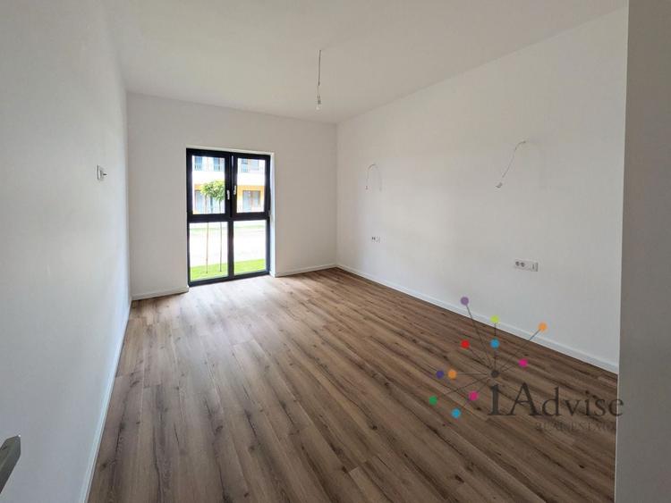 Apartament cu 2 camere decomandat în Tractorul