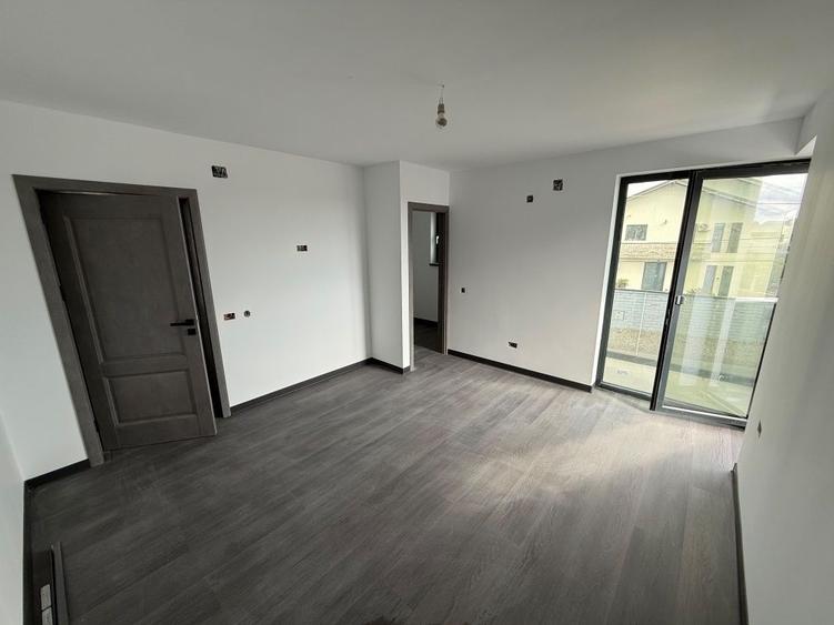 Casă cu 4 camere în Prundu