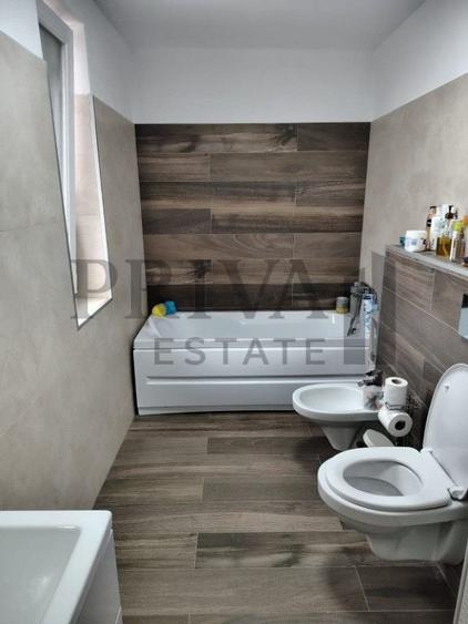 Casă individuală cu 4 camere cu Canalizare în Giroc