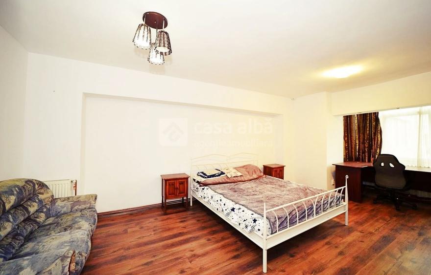 Apartament cu 4 camere decomandat, mobilat în Gară