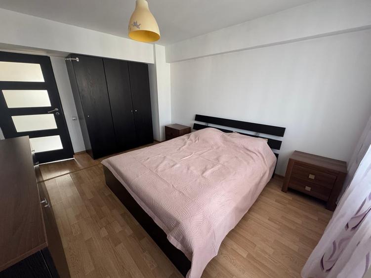 Apartament cu 4 camere decomandat în Moșilor
