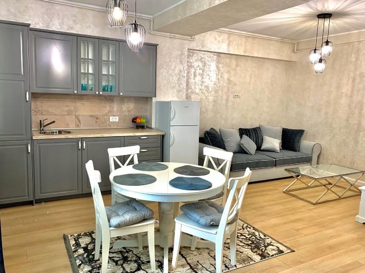 Apartament cu 2 camere, mobilat în Central