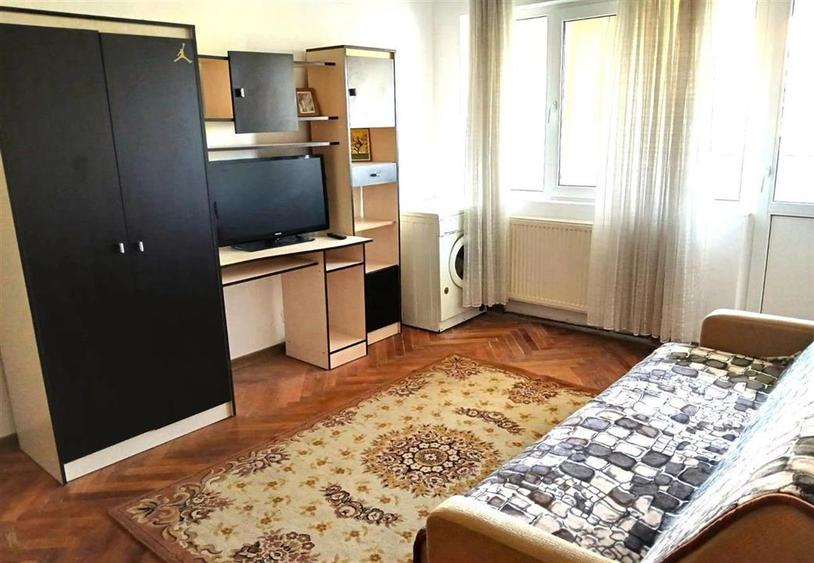 Apartament cu 2 camere decomandat, mobilat în Podu Roș