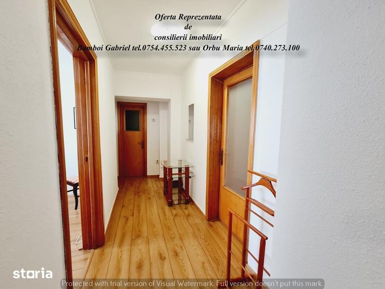 Apartament cu 4 camere decomandat în Piața Unirii