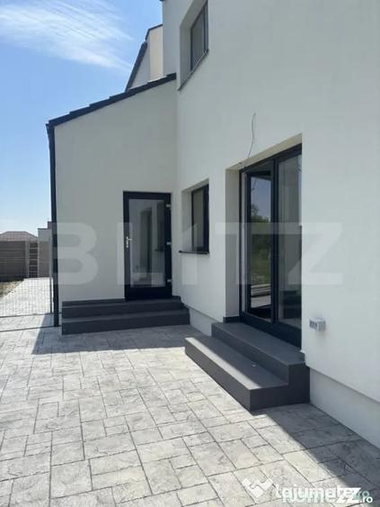 Casă cu 4 camere cu Teren 300 Mp în Ghiroda