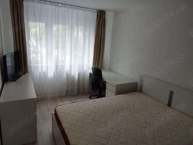 Apartament cu 3 camere decomandat în Exterior Vest