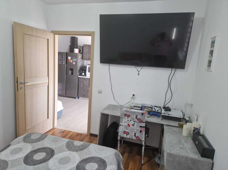 Apartament cu 2 camere semidecomandat în Florești
