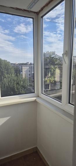 Garsonieră decomandată în Central