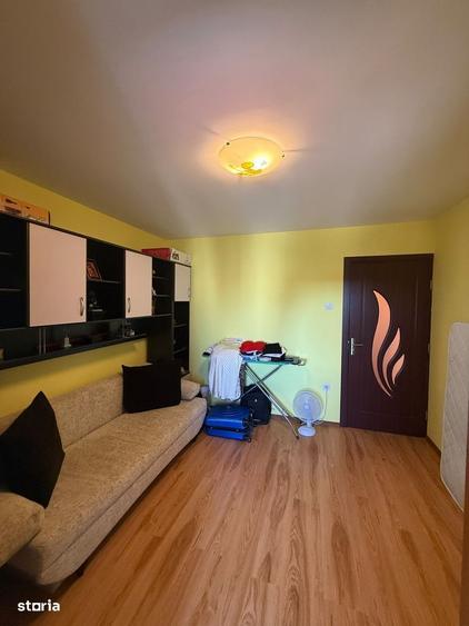 Apartament cu 2 camere decomandat în Liliacului