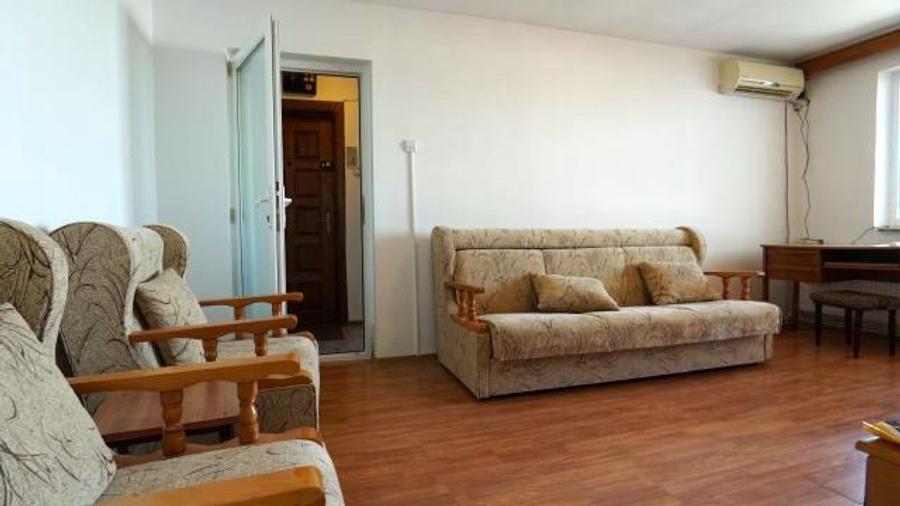 Apartament cu 2 camere semidecomandat în Micro 6