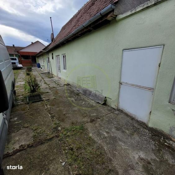 Casă cu 4 camere decomandat în Gura Râului