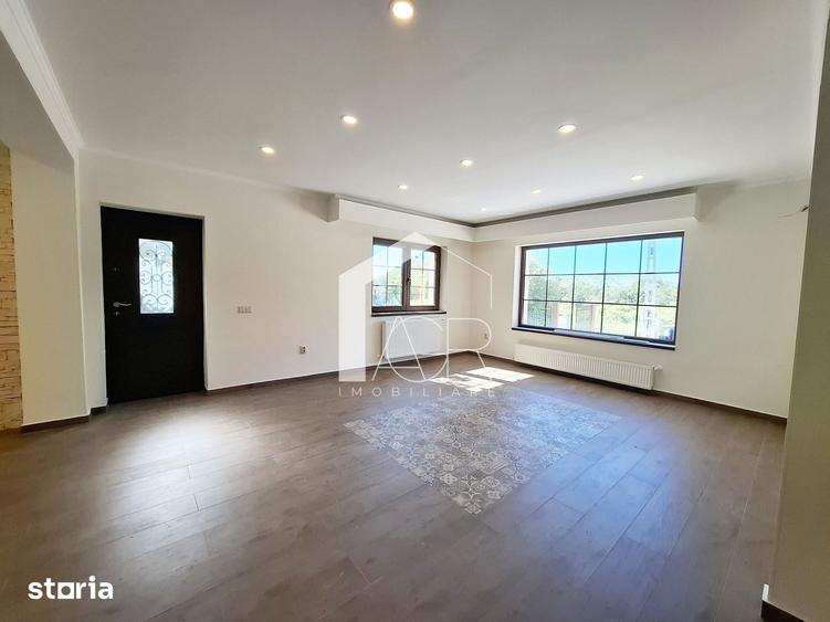 Casă cu 4 camere cu Teren 380 Mp în Central