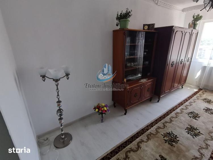 Apartament cu 4 camere decomandat în Calea Romanului