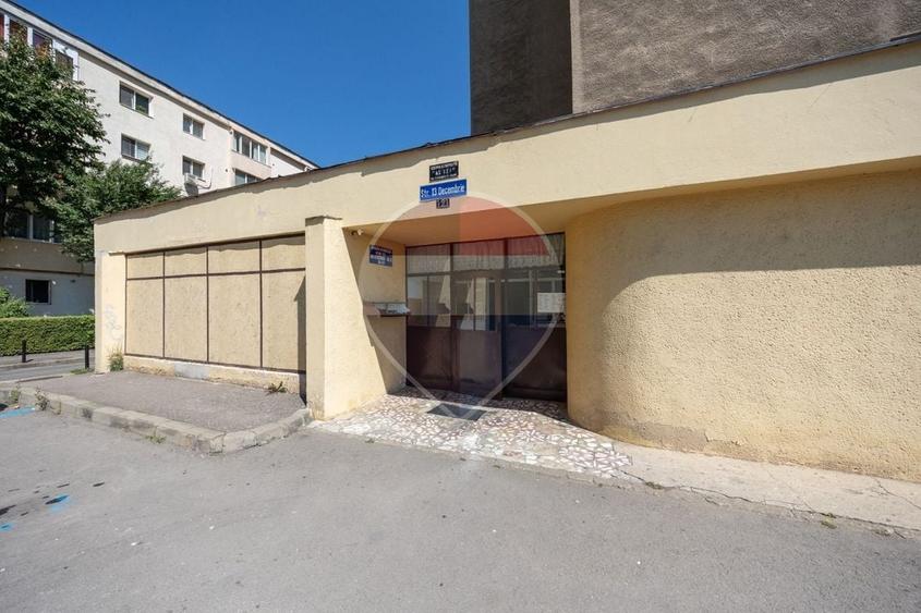 Garsonieră, mobilată în 13 Decembrie