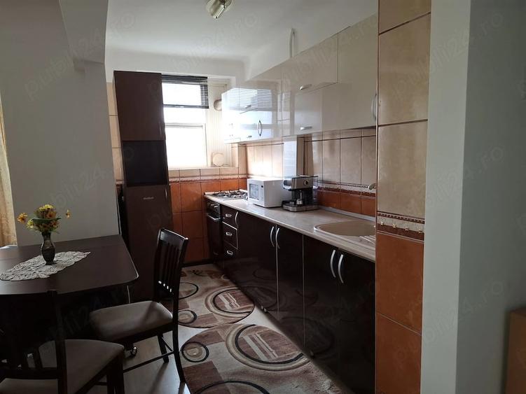 Apartament cu 3 camere semidecomandat în Ultracentral