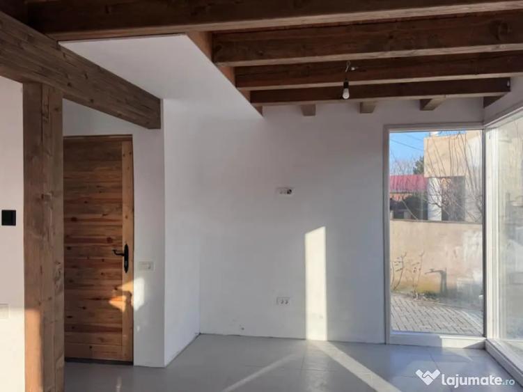 Casă cu 4 camere cu Teren 280 Mp în Central
