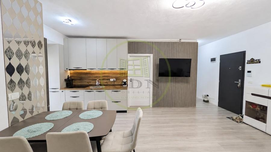 Apartament cu 3 camere semidecomandat, mobilat în Periferie