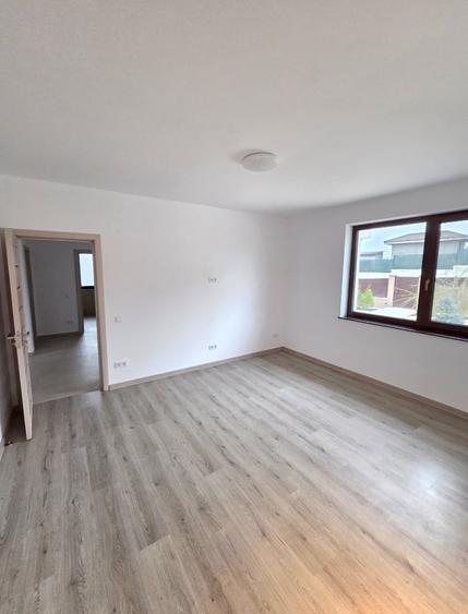 Casă individuală cu 4 camere cu Teren 657 Mp în Central