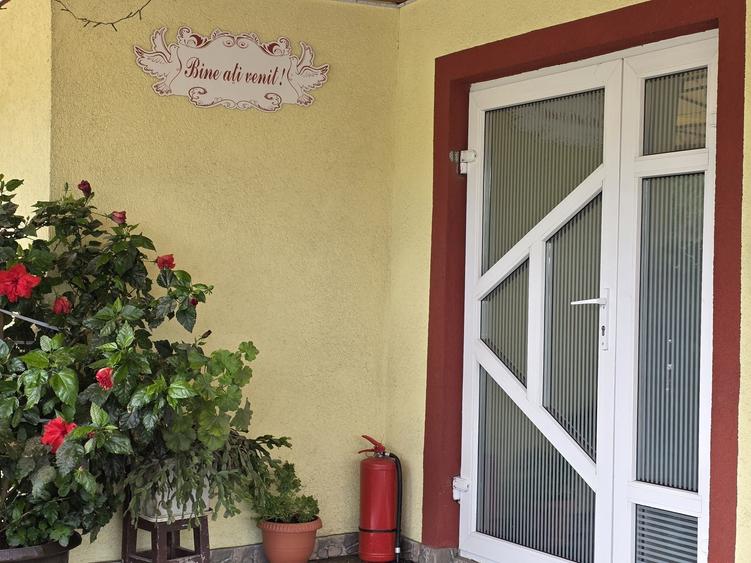 Casă cu 4 camere în Dâmbovicioara