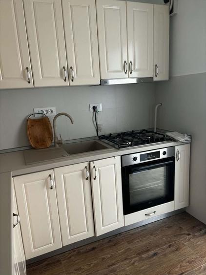 inchirez apartament zona piata mare - 1