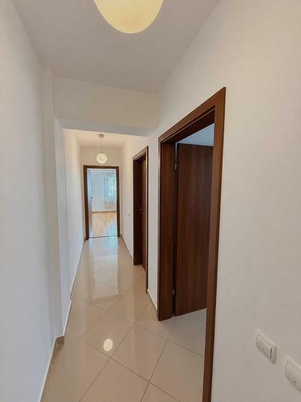 Apartament cu 2 camere decomandat în Titan