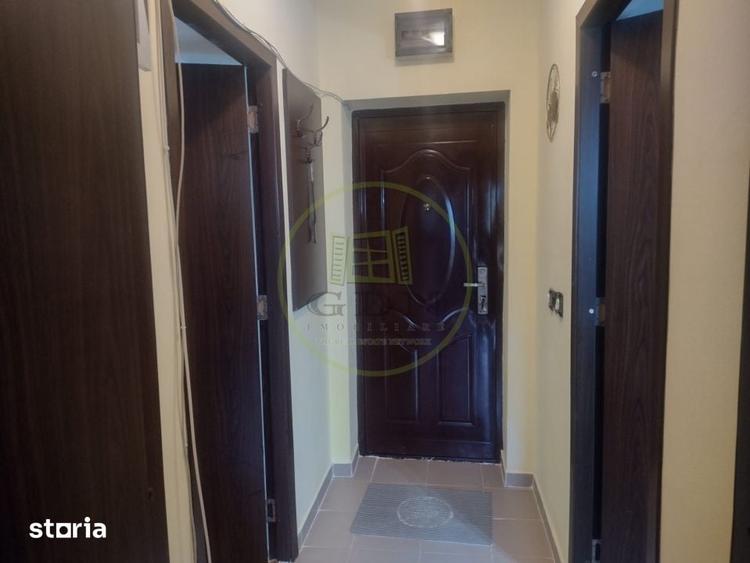 Apartament cu 2 camere decomandat, mobilat în Central